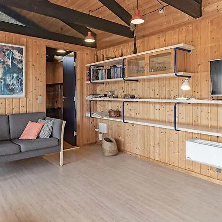 8 Person In * Vestervig