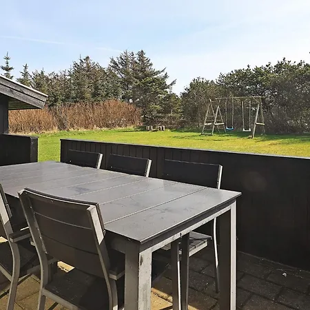 8 Person In * Vestervig