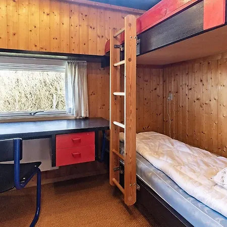 8 Person In * Vestervig