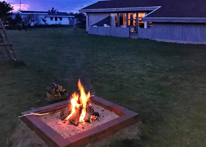 8 Person In Vestervig