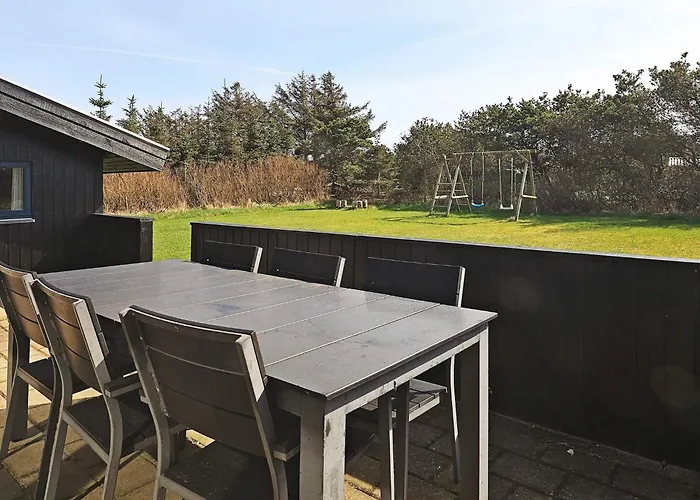 8 Person In * Vestervig