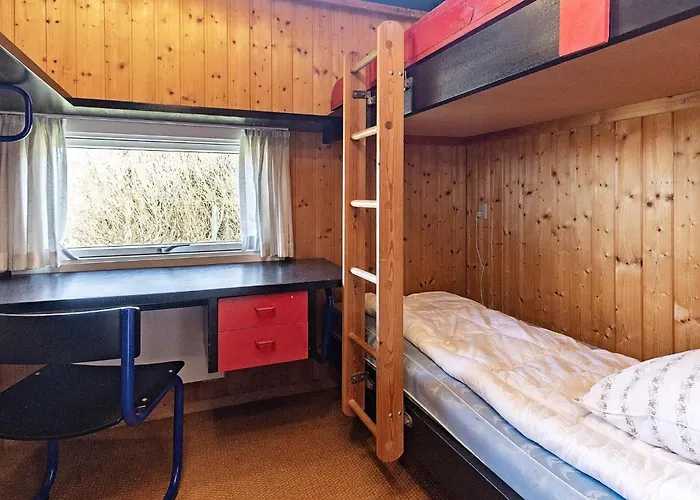 8 Person In * Vestervig