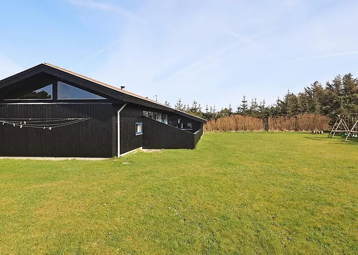 8 Person In Nyaraló